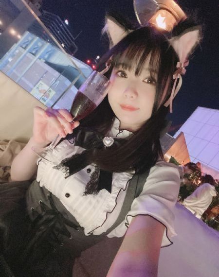 伊人五月天婷婷琪琪综合_英文版字幕