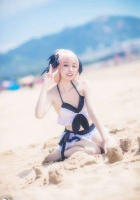 放荡少妇张开双腿任人玩视频_高清高清完整版