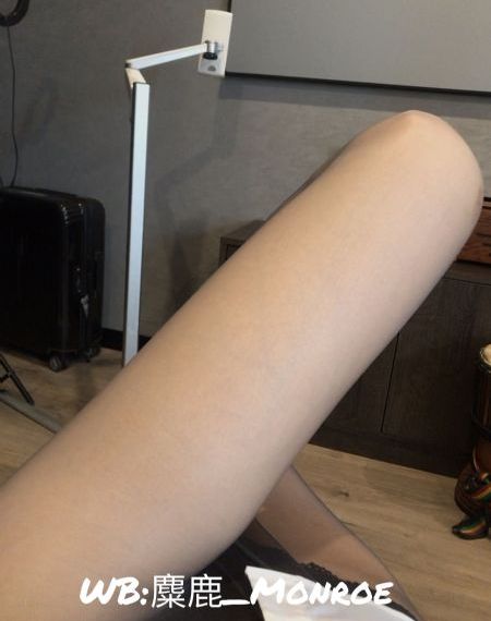 少妇真人直播APP_蓝光免费观看