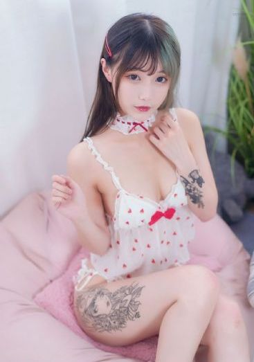 欧美破处三居片_高清点播免费观看最新